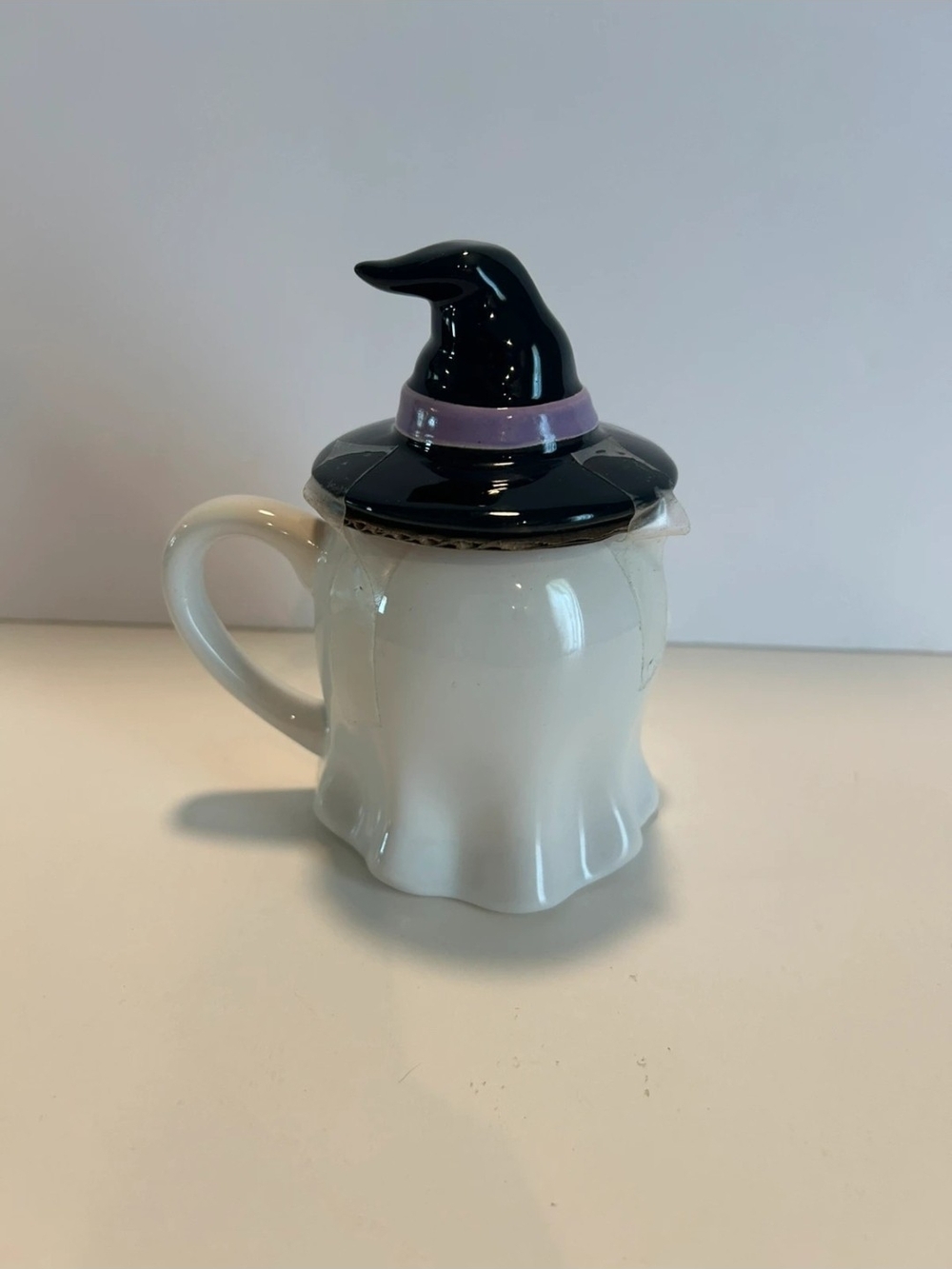 Cute Ghost Mug with Witch Hat Lid - White & Black - Picture 2 of 2